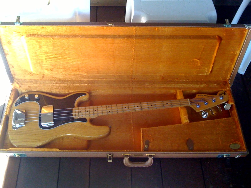 Fender P 1978 Bass Lefty.jpg