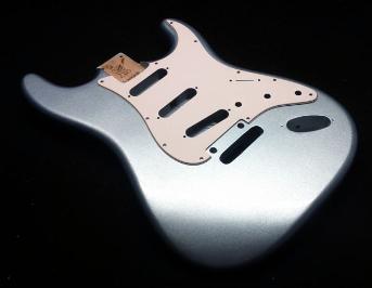 ice_blue_metallic_strat-343x266.jpg