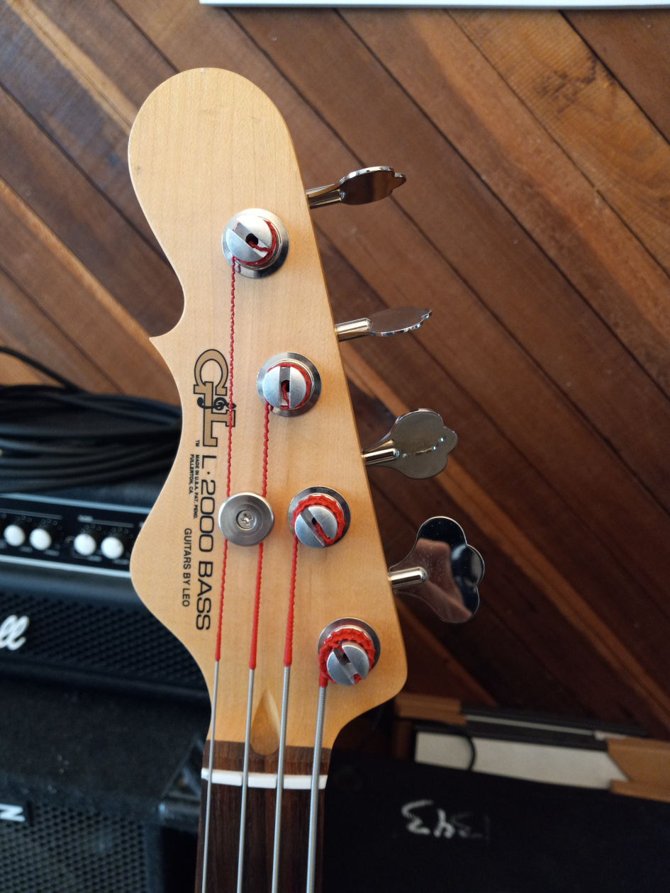 2005 G&L L-2000 Headstock_2.jpg